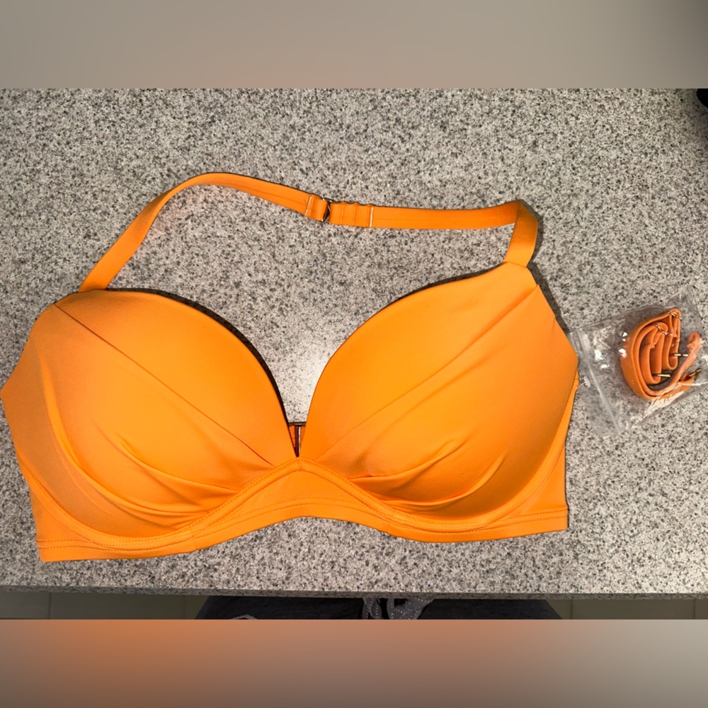 NWOT Victoria’s Secret light orange Convertible Push-up Swim bikini Top 36D